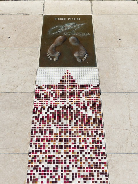 [流言板]美记：消息人士透露，恩比德可能已打完本赛季最后一场比赛50亮2515回复.