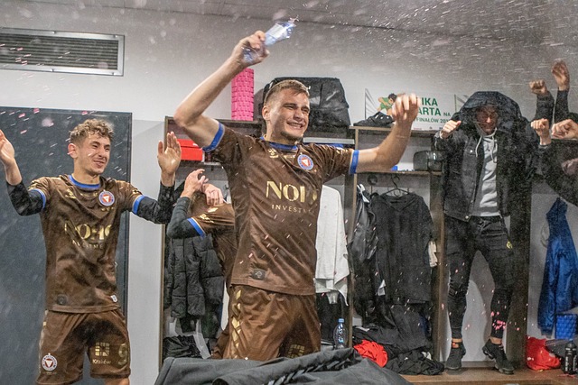 利茲聯官宣：西班牙教頭哈維格拉西亞出任球隊一線隊主教練！.